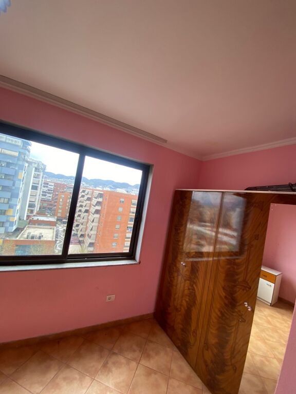 Affittasi appartamento 2+1+2 bagni di fronte a Delijorgji vicino al Centro Globe