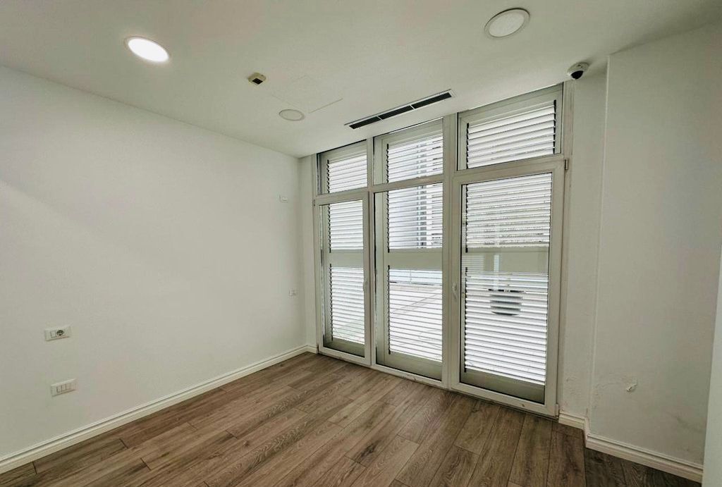 Ambient Per Qira Tek Kika 2 Komuna E Parisit