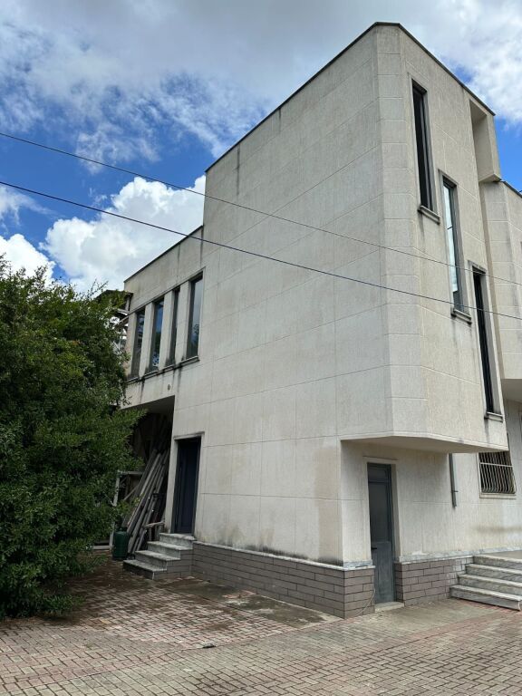 🏡 Shitet Godine 2 Kateshe ne Durres, prane Ures se Dajlanit