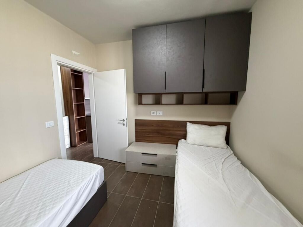 Apartament 2+1 per qira tek Golden Park prane Amerikan 3.