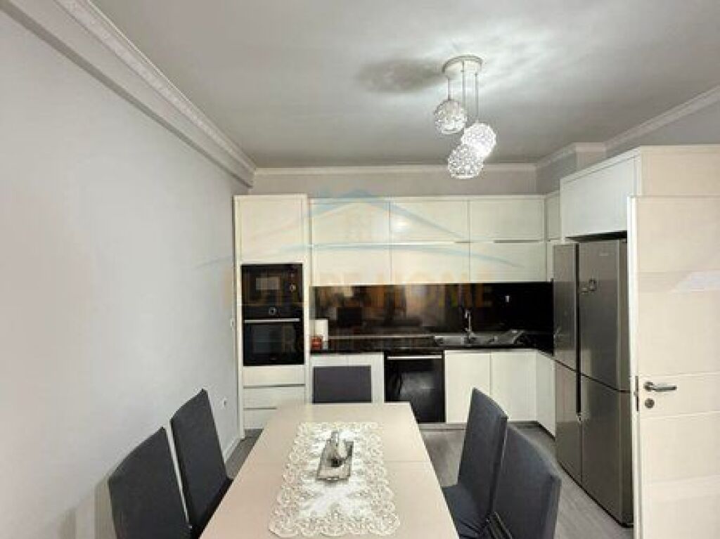 Affitto, Appartamento 2+1+2, Nuovo Anello, Tirana.