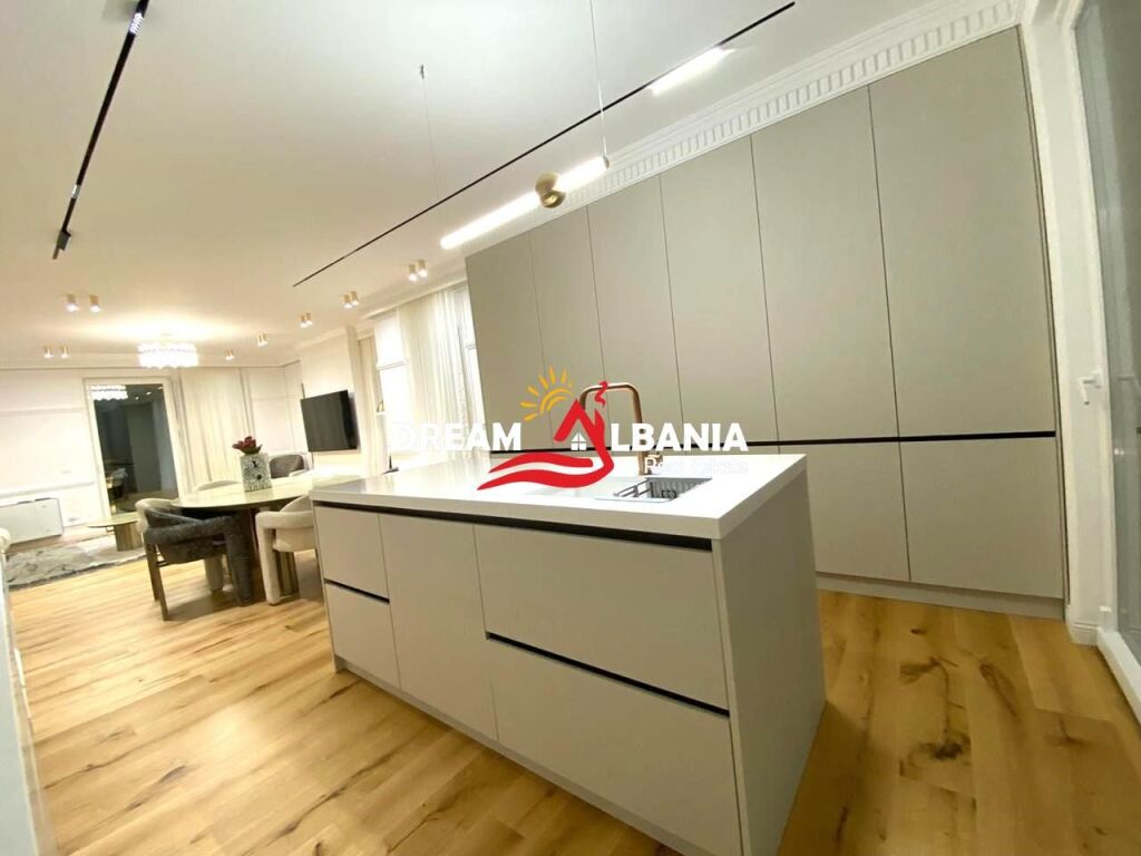 Super Ville di Lusso+Piscina in Affitto a Mjull Bathore, Residenza Elysium (ID 4251441)