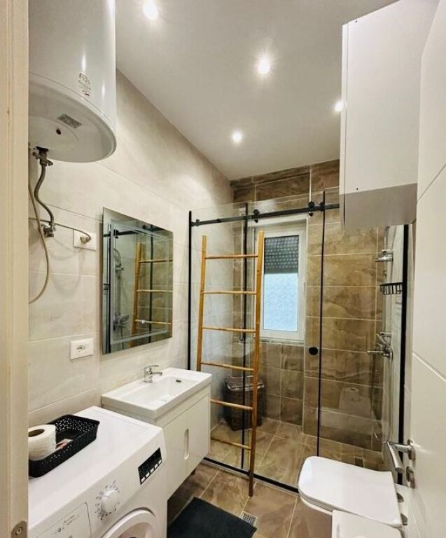 1+1 ME QERA TE KOMUNA E PARISIT