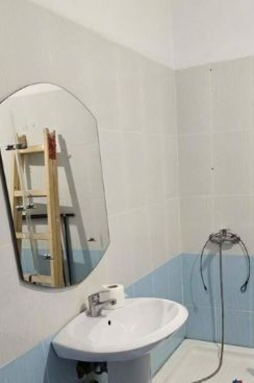 Shitet apartament 1+1+2 – organizim funksional