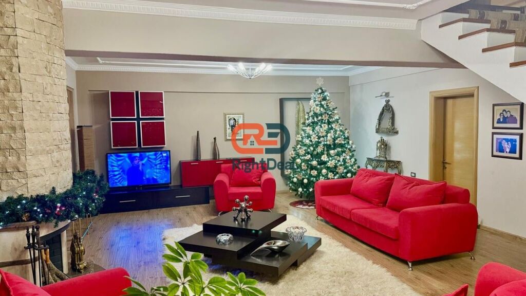 A Korce, Villa su 3 Piani in Vendita, Ideale per Abitare e Investire!