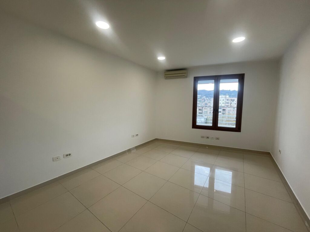 Ufficio in Affitto presso Hilton Garden Inn, Delijorgj