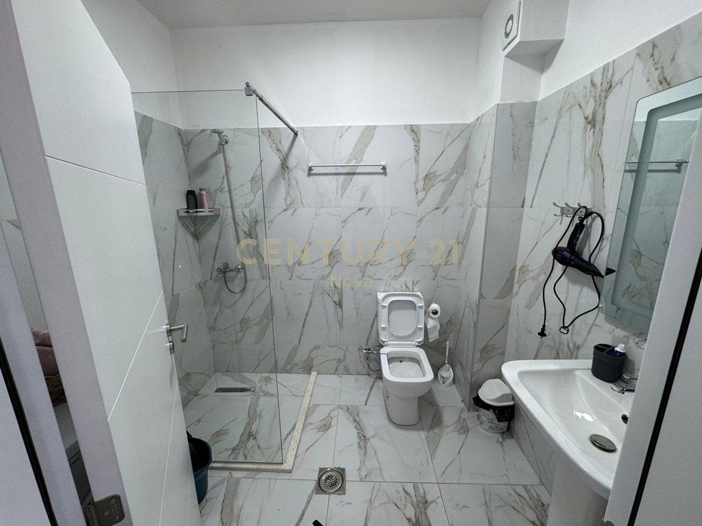 Garsoniere ne Tale 150m larg detit E mobiluar ne detaje 80,000 €