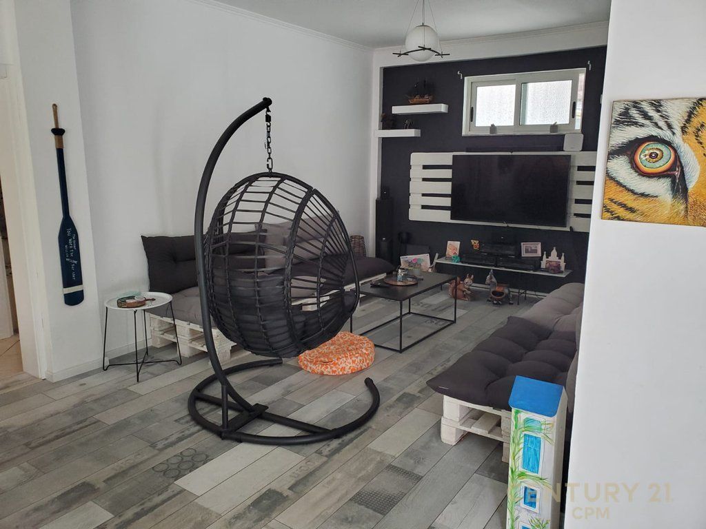 Shitet Ndërtesë + Truall pranë Shkollës "Sami Frashëri" – Mundësi Ideale për Banim ose Investim 300,000 €