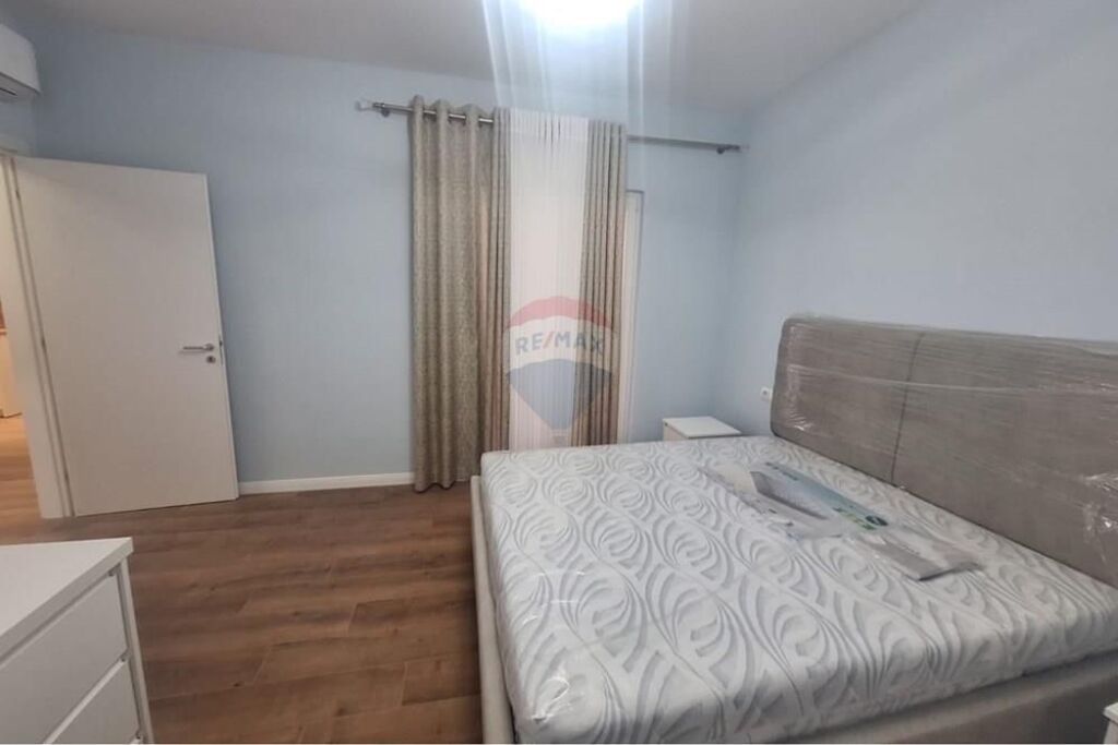 Apartament 1+1+post parkimi me qera Zogu i Zi