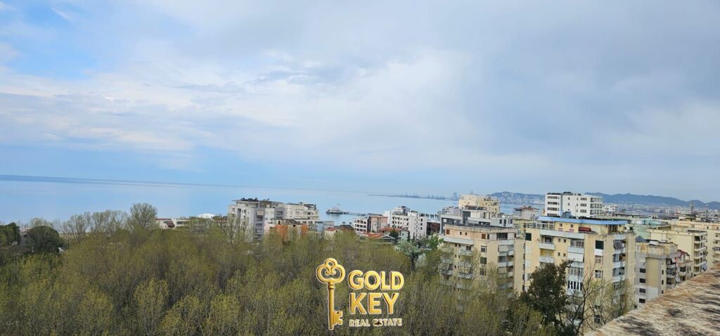 SHITET SUPER APARTAMENT 2+1+2+2 BALLKONE ME PAMJE DETI