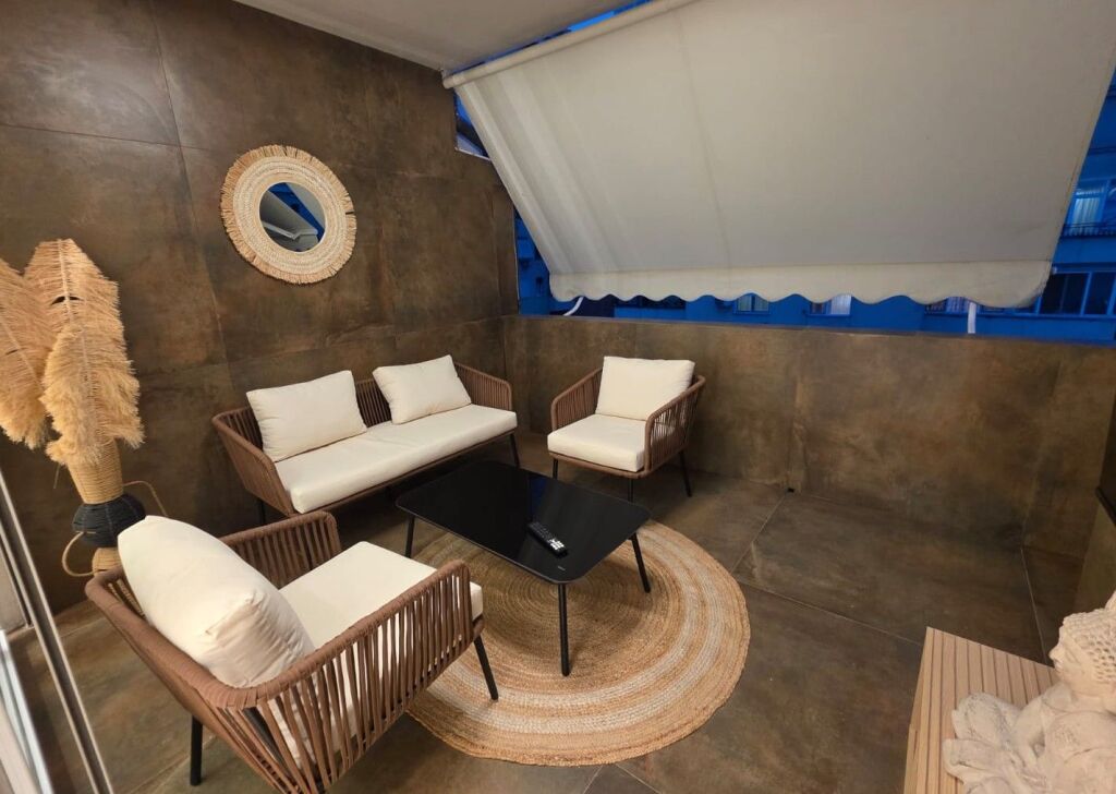 Apartament 2+1 me verandë, tek Ish Ekspozita!