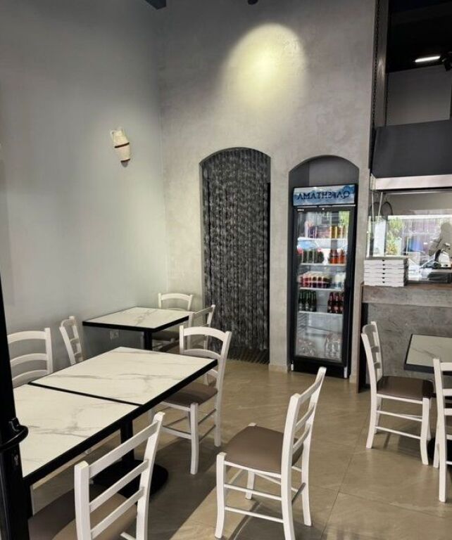 Business premises adapted and invested for pizzeria activity are for rent in the Yzberisht area