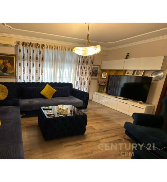 Appartamento 2+1+2 in vendita in Via Naim Frasheri 225.000 € Superficie totale 110m2