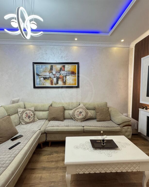 Vendesi in vendita 2+1 vicino al Mercato di Durazzo