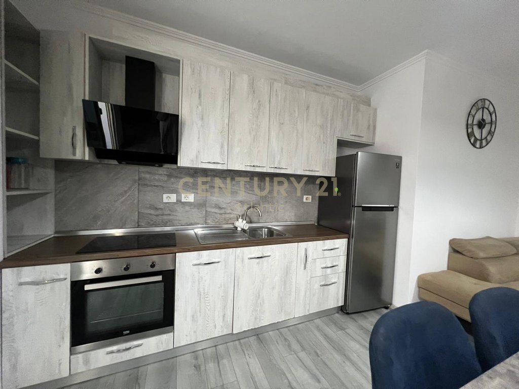 JEPET ME QIRA 1+1 PRANE MUZEUMIT DURRES ! 320 € /Muaj