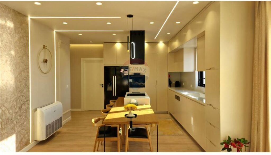 Apartament ne shitje , Uji i Ftohte