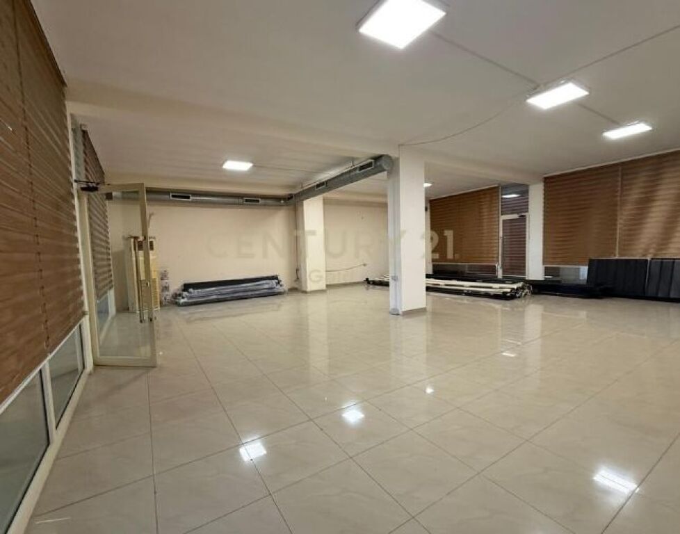 Multifunctional commercial space for rent