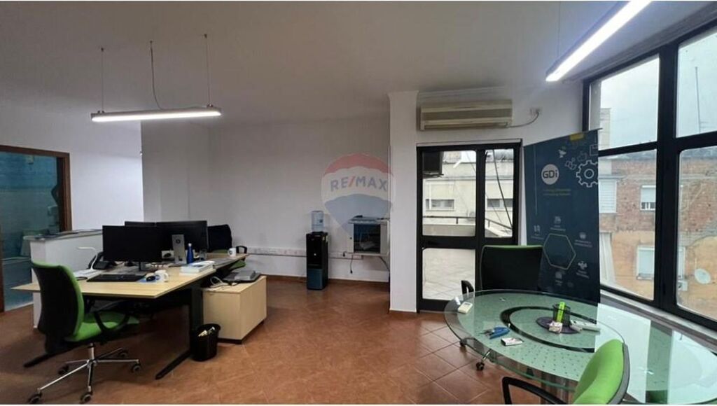 Apartment - For Rent - Willson Square, Tirana