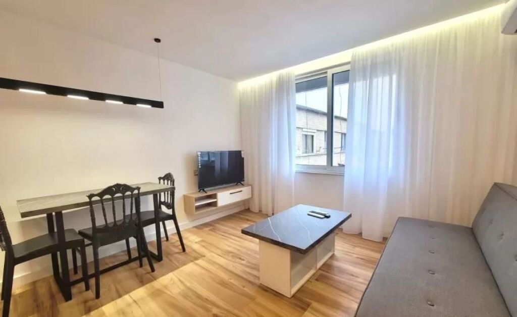 For Rent: 1+1 Apartment 📍Ish Restorant Durrësi – Ring Road – 5th Floor (No Elevator) 🔥 40,000 ALL/Month 🔥 A++ Appliances | Air Conditioning | Quality Installations