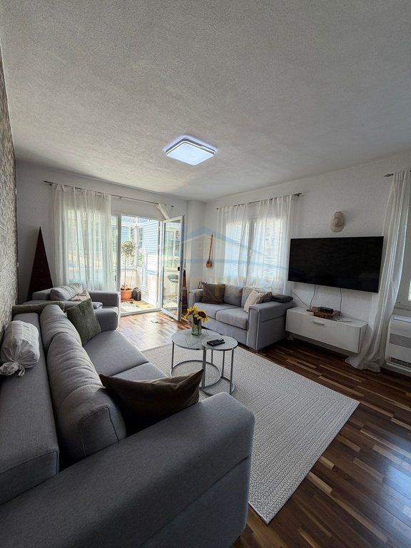 Apartment 2+1+2 for sale, Fresku near 17 Shkurti school