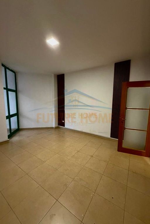 Affitto, Appartamento 2+1, Via Kavaja, Tirana.