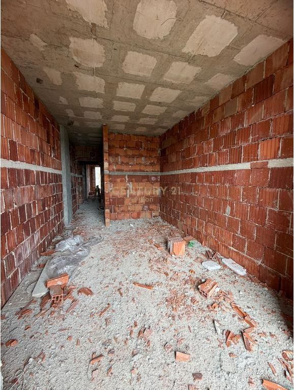 STUDIA ME NJE CMIM OKAZION 1100m² në Qerret 39,600 € TOTALE