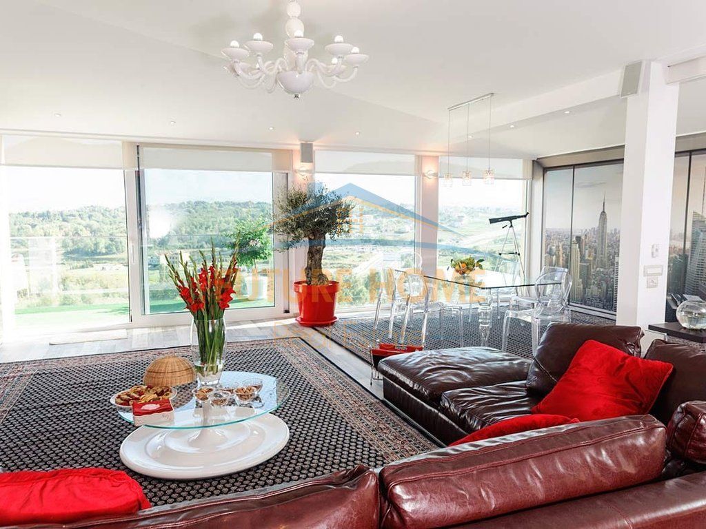 In vendita, Penthouse 2+1+2, Lago Secco