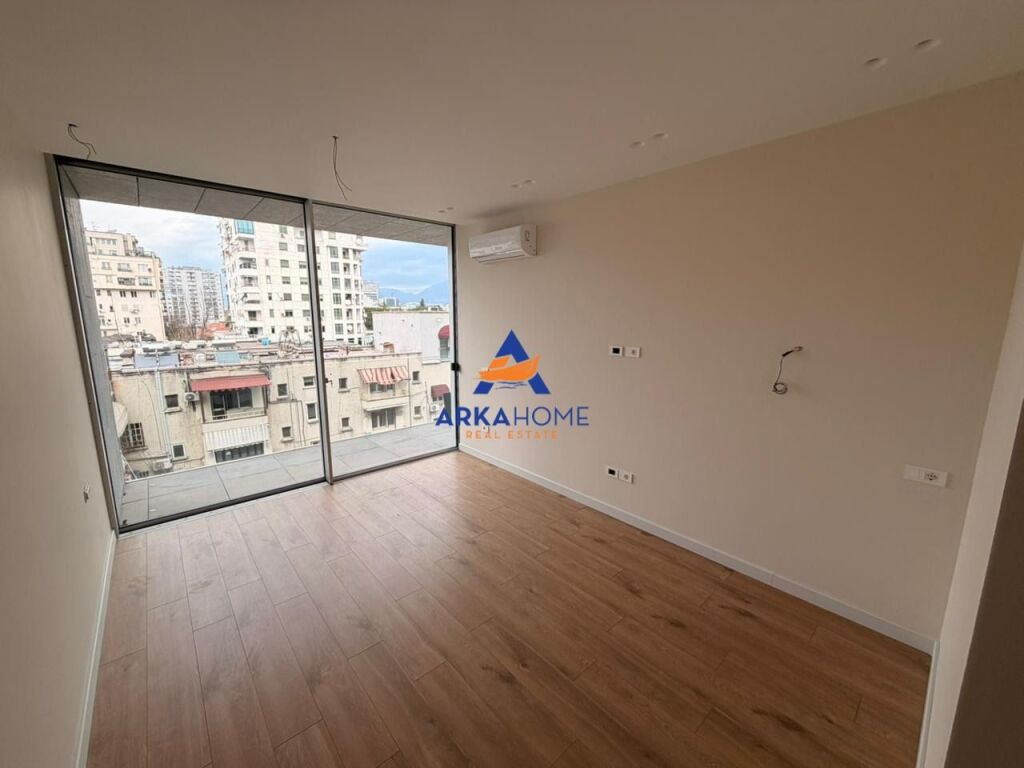 JEPET ME QERA APARTAMENT 3+1+2 BALLKONE PER BANIM/ZYRA "NE BLLOK" 4000 EURO (I DISKUTUSHEM)