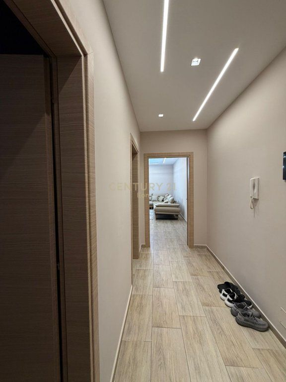 Appartamento 2+1 in affitto nel centro di Durazzo, vicino alla posta!