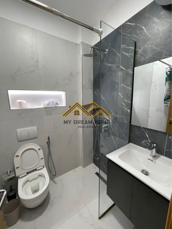 Monolocale In Affitto sulla Spiaggia di Durazzo!