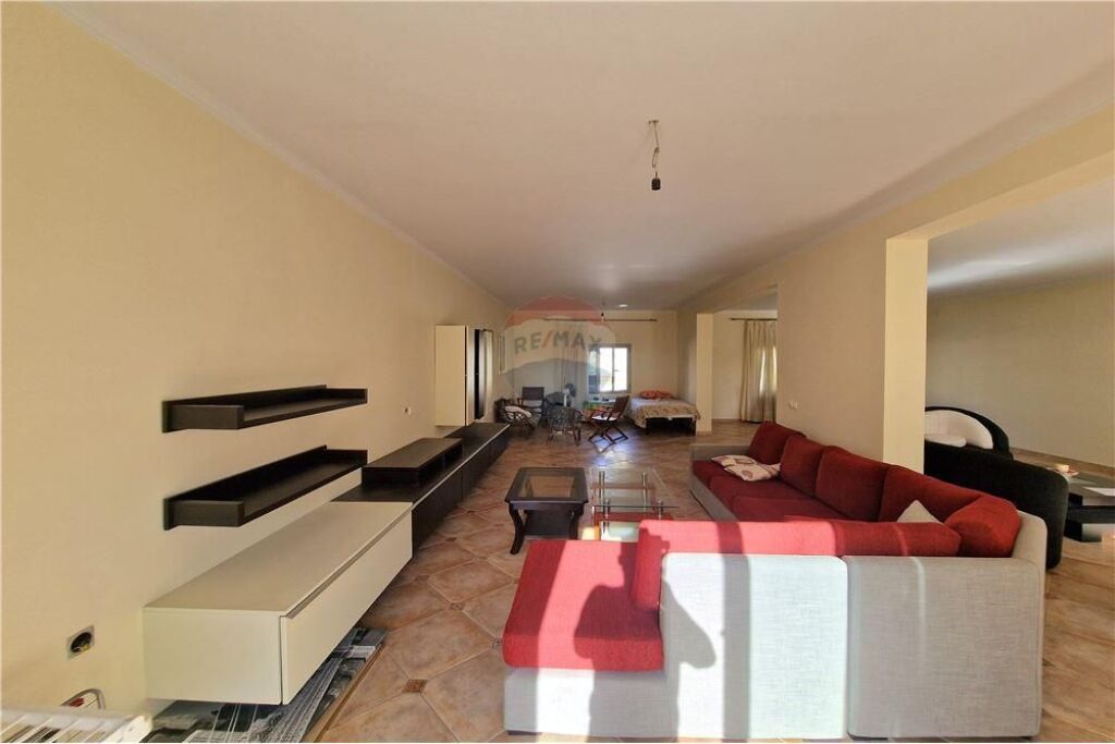 Apartament Ekskluziv 3+1+2 + Verandë në Shitje