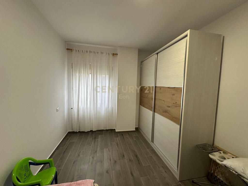 Appartamento 2+1+2 e posto auto in affitto a Vollga, Durrës!