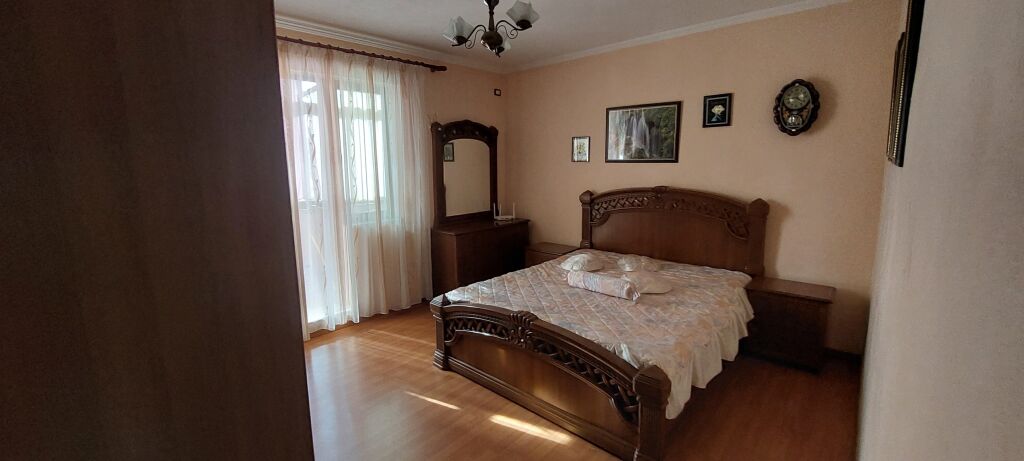 Jepet me qira 1+1 Te Pazari i Ri 400 mije leke