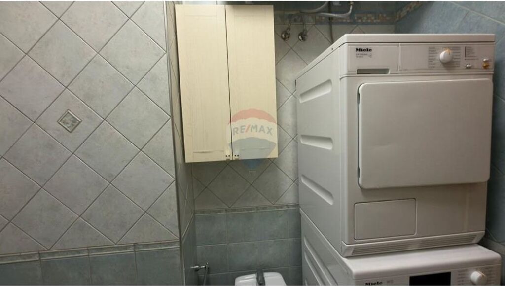 Apartament - Për Qira - Rruga Ismail Qemali, Tiranë