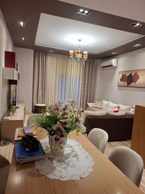 SHITET APARTAMENT 3+1 GJIROKASTER