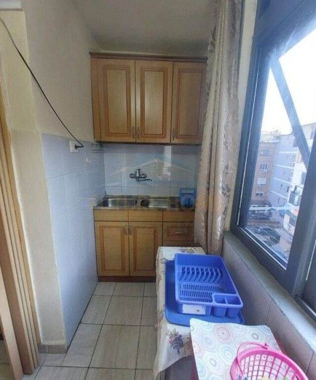 Shitet, Apartament 1+1, Ali Demi, Tiranë.