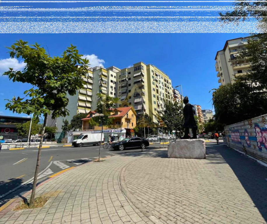 Business Premises for Sale – Commune of Paris, Tirana