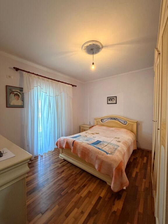 Villa su 3 Piani in Vendita – 2° Piano Abitabile, Strada Secondaria Spiaggia, Durrës