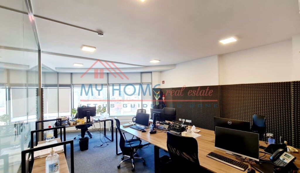 Ambient Komercial tek  Selvia, Kompleksi Halili ne Tirane