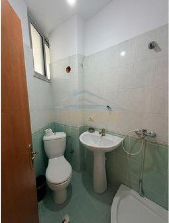Shitet, Apartament 2+1, Fresk, Tirane.