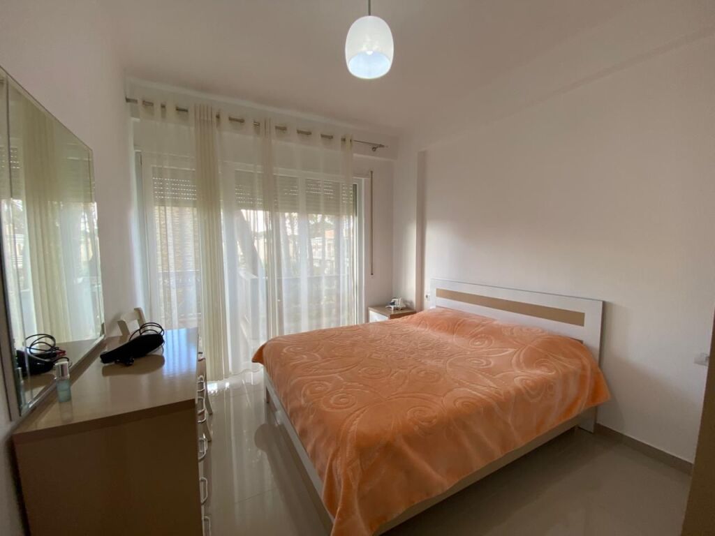 Shitet Apartament 2+1