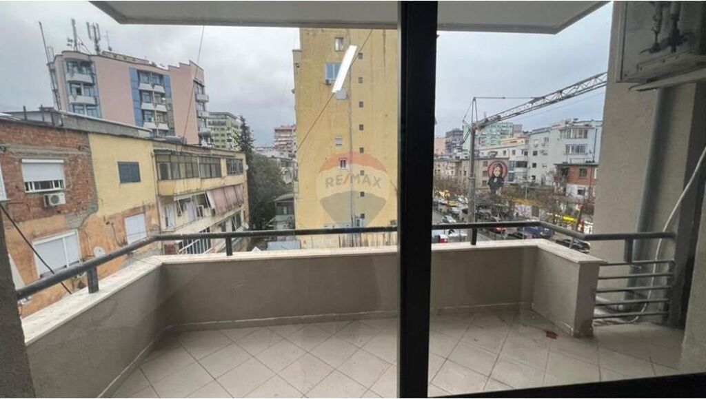 Apartment - For Rent - Willson Square, Tirana
