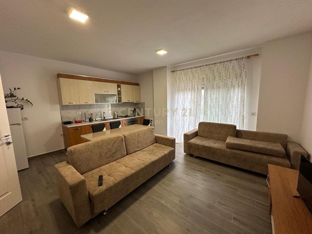 Appartamento 2+1+2 e posto auto in affitto a Vollga, Durrës!