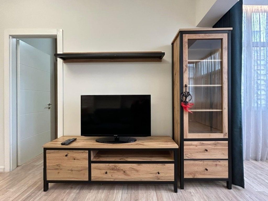 1+1 ME QERA TE KOMUNA E PARISIT.