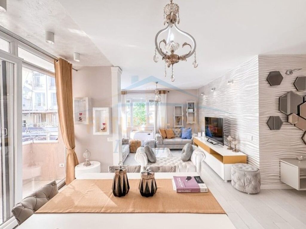 Qera, Apartament 2+1+2, Kopshti Zoologjik, Tiranë.