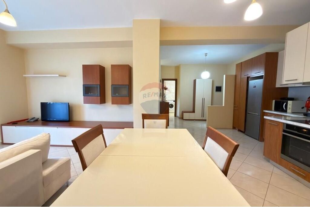 2+1 apartment for rent at Zogu i Zi