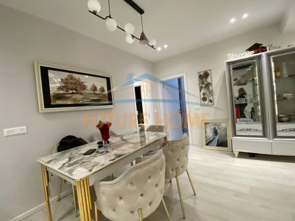 Shitet, Apartament 2+1+2, Stadiumi Dinamo