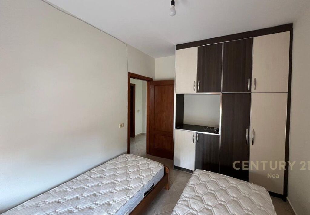 Apartment 2+1 for rent, Globe, Kavaja Street