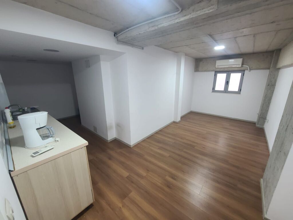 OFFICE FOR RENT 220M2 CENTER