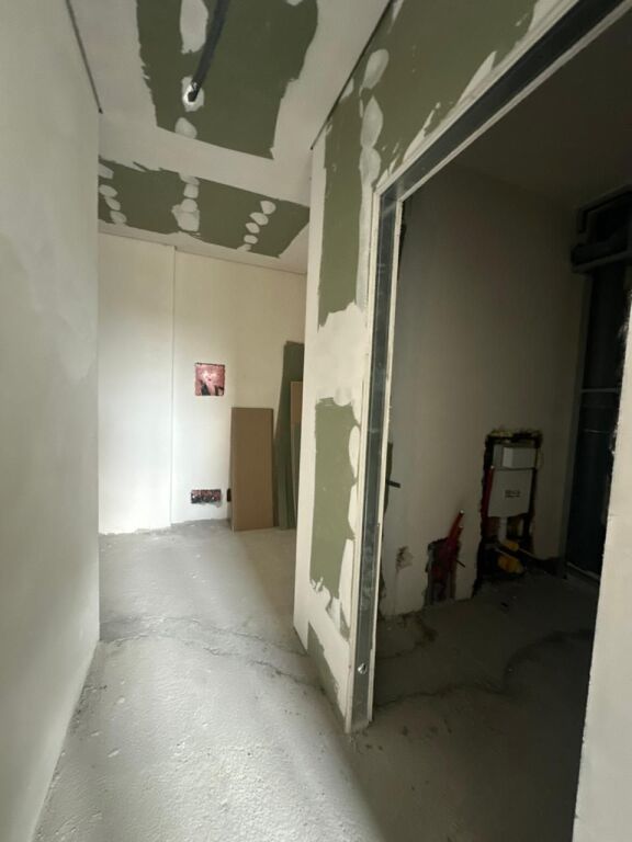 Shitet Apartament 2+1+2